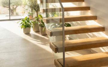 Bien choisir son escalier : inspirations modernes pour une maison haut de gamme