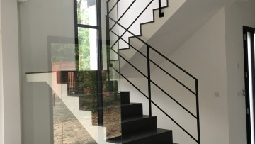 Construire maison escalier sur mesure verriere