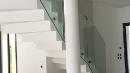 Maison escalier sur mesure coffrage beton