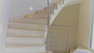 Maison escalier sur mesure marbre helicoidale