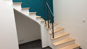 Maison escalier sur mesure rampe metallique
