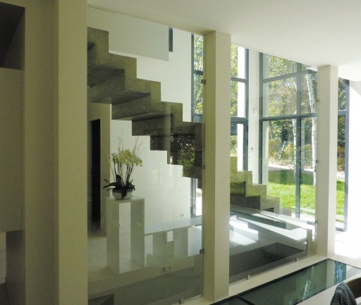 Maison escalier sur mesure verriere cremaillere